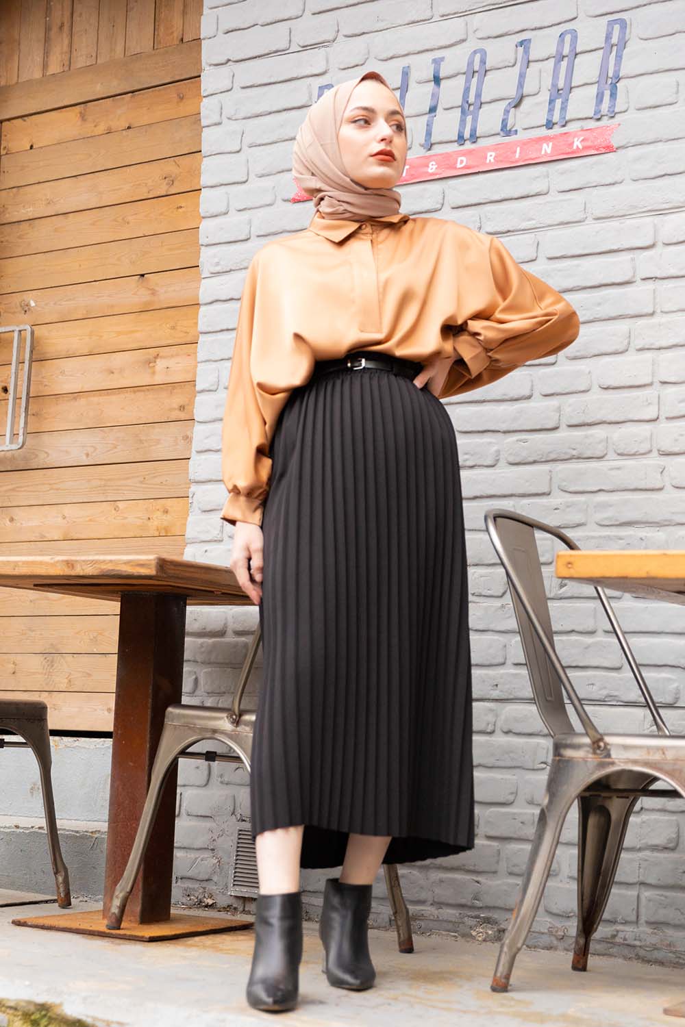 Yarasa Kol Düz Renk Saten Bluz + Kemerli Mira Etek