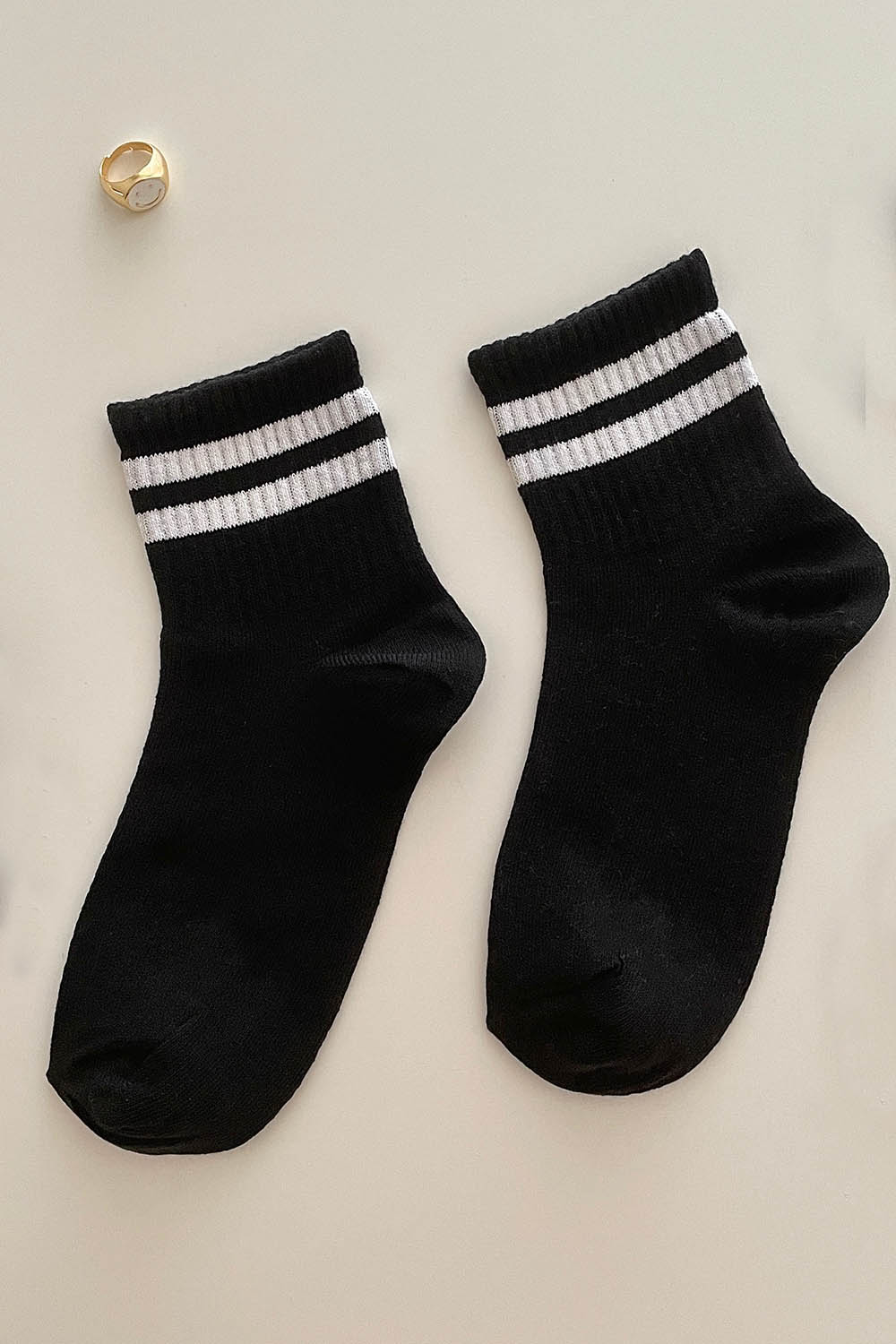 Lamelif Beyaz Çizgili Siyah Tenis Çorap