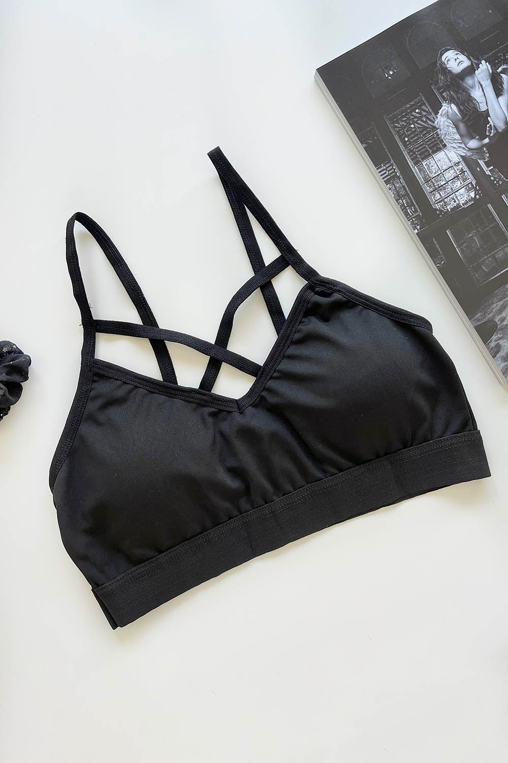 Lamelif Önü Çapraz Askılı Pedli Sporcu Sütyen Siyah Renk