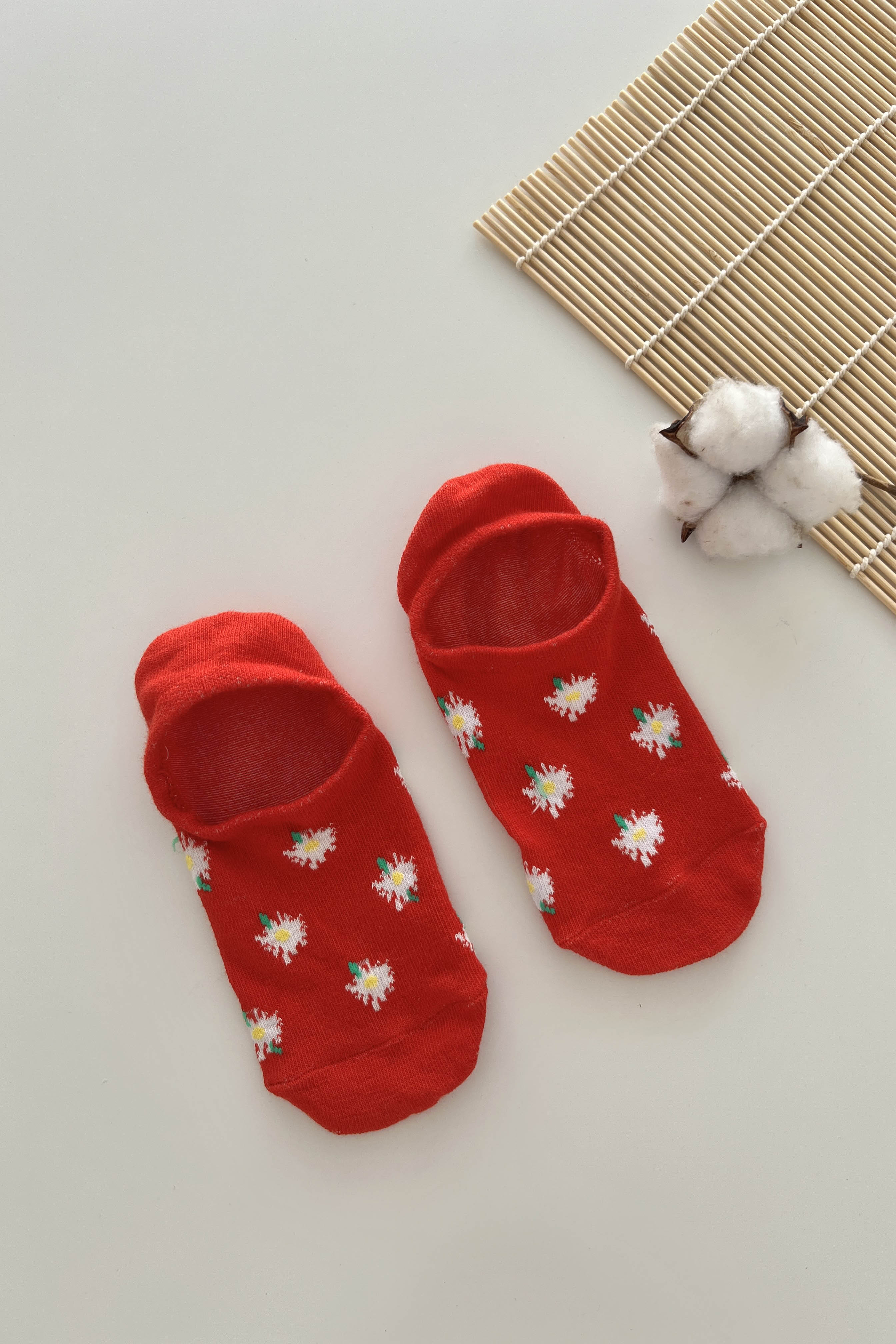 Lamelif Çiçekli Babet Çorap