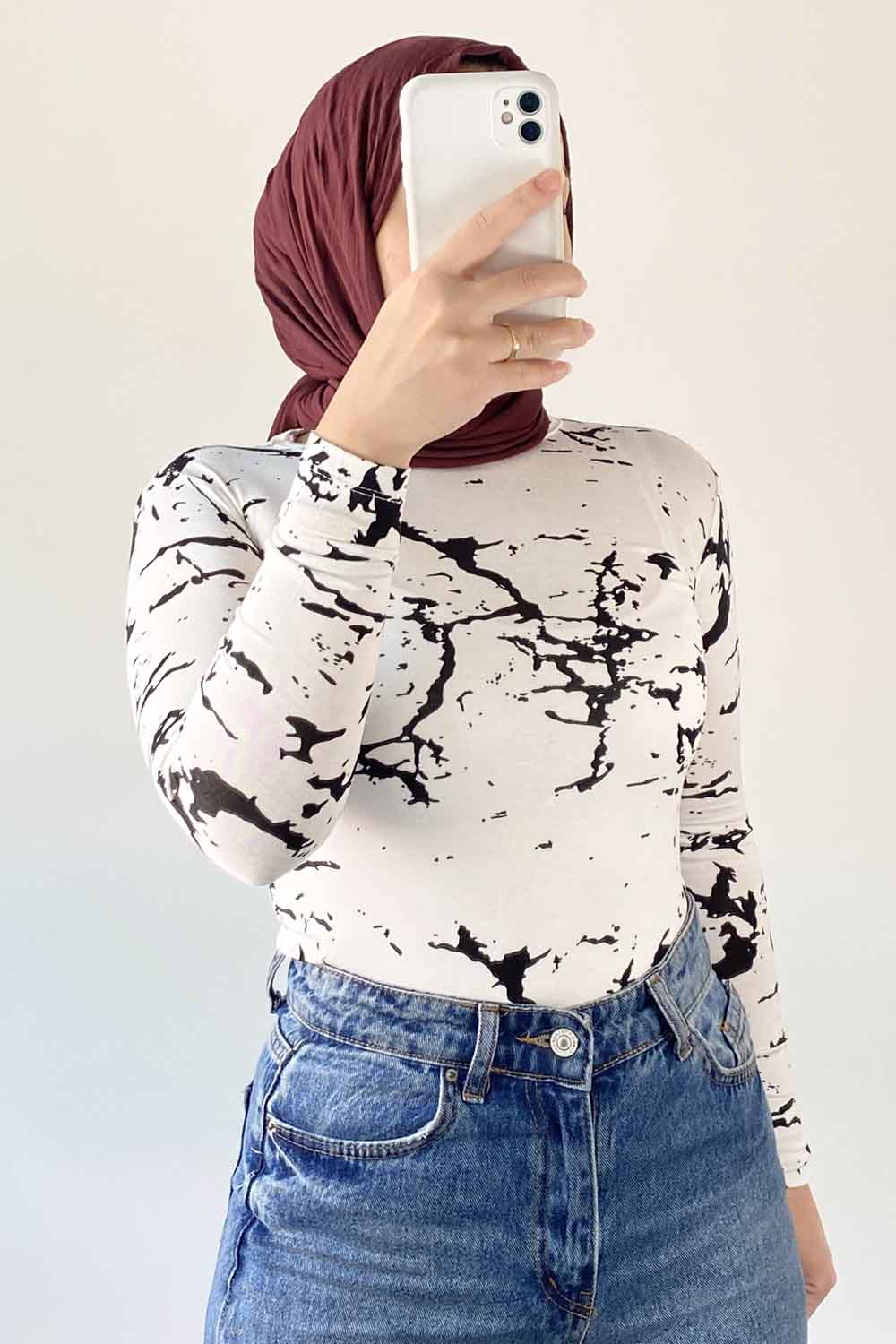 Lamelif Bisiklet Yaka Mermer Desenli Body Beyaz