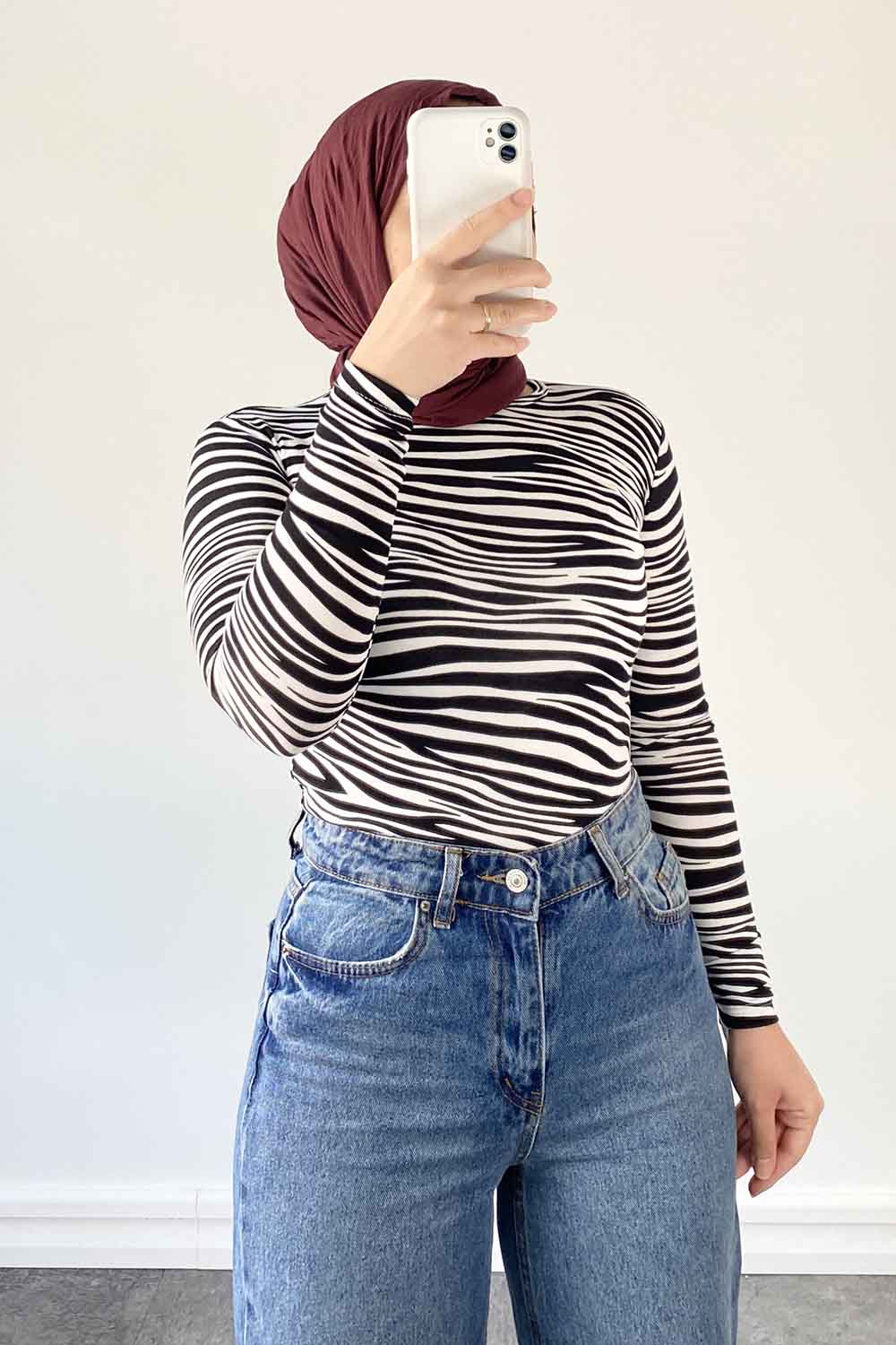 Lamelif Bisiklet Yaka Zebra Desenli Body Siyah Beyaz