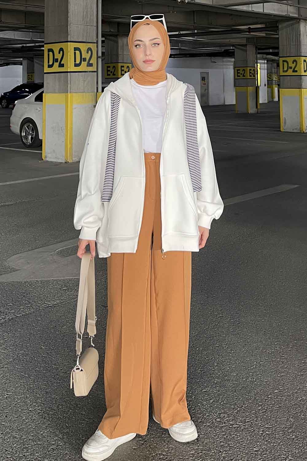 Lamelif Ön Fermuarlı Düz Sweatshirt Beyaz