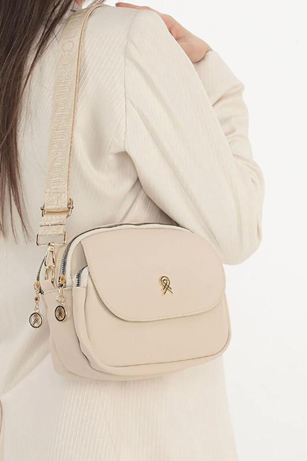 Cream Buckle Skin Hand Bag Bag