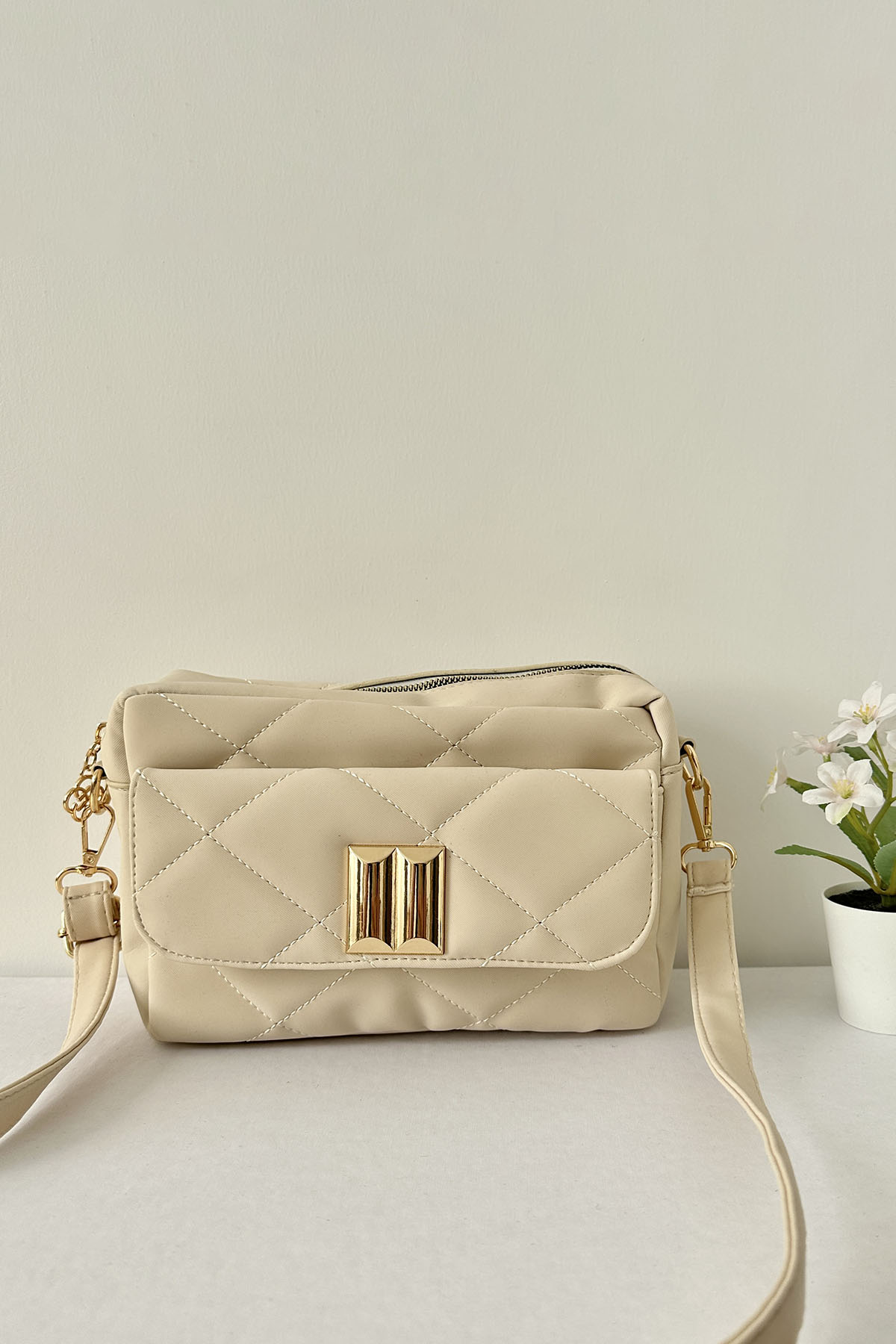 Lamelif Kapak Kilitli Vintage Çapraz Çanta Krem