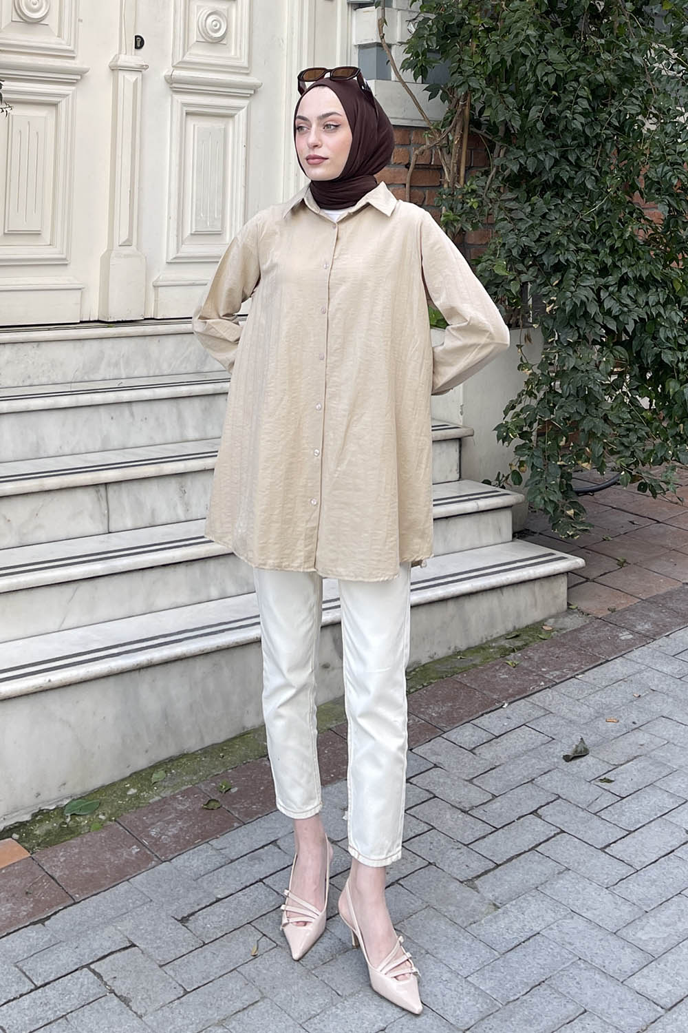 Beige Shirt Collar Long Arm Poplin Fabric Shirt