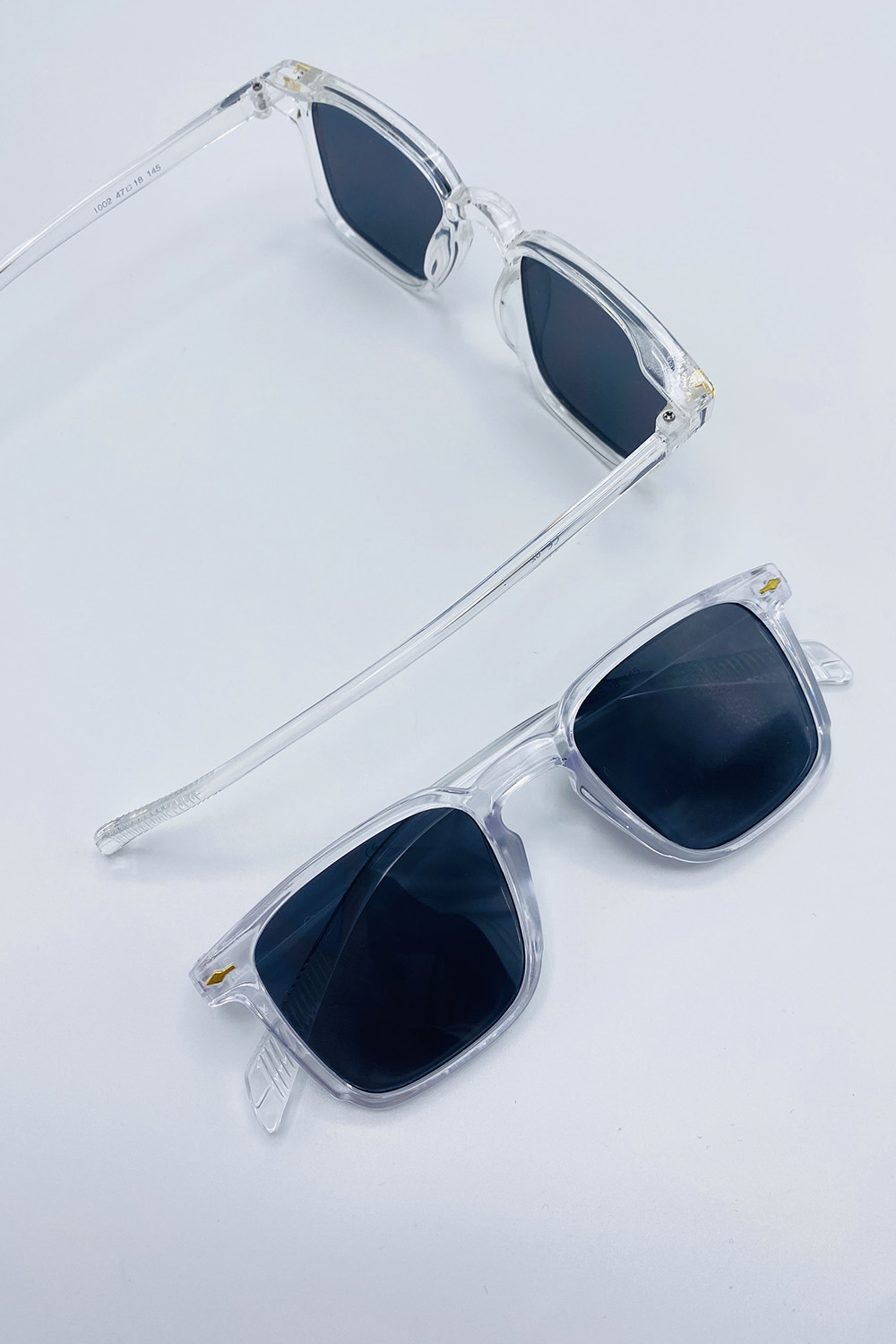 Lamelif Hemnes Şeffaf Çerçeve Siyah Güneş Gözlüğü