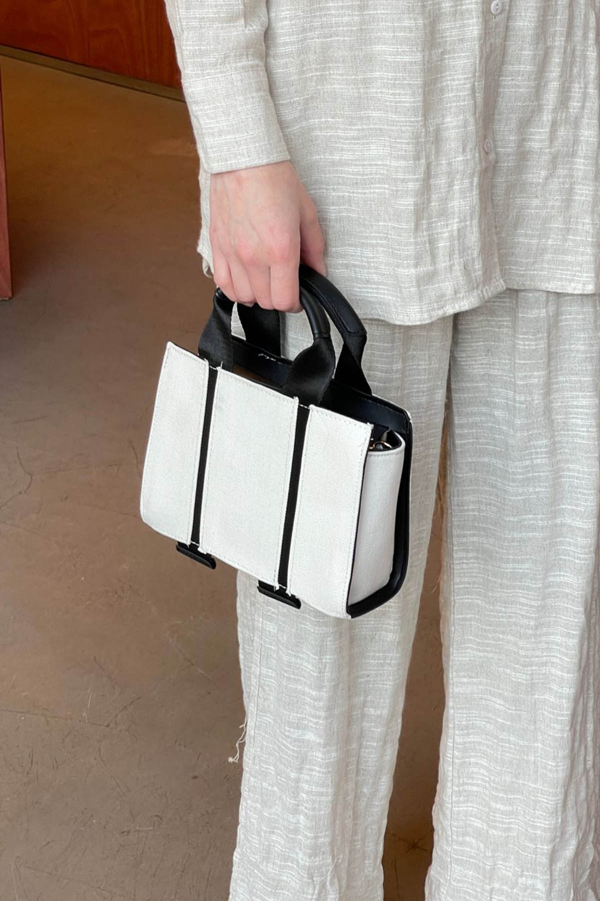 Lamelif Şerit Detaylı Keten El Ve Omuz Çantası Krem Siyah