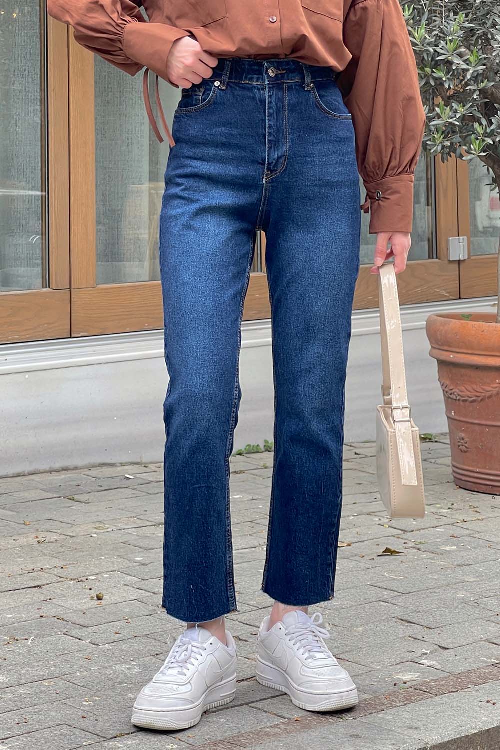 Lamelif Kesik Paça Fit Jean Koyu Mavi