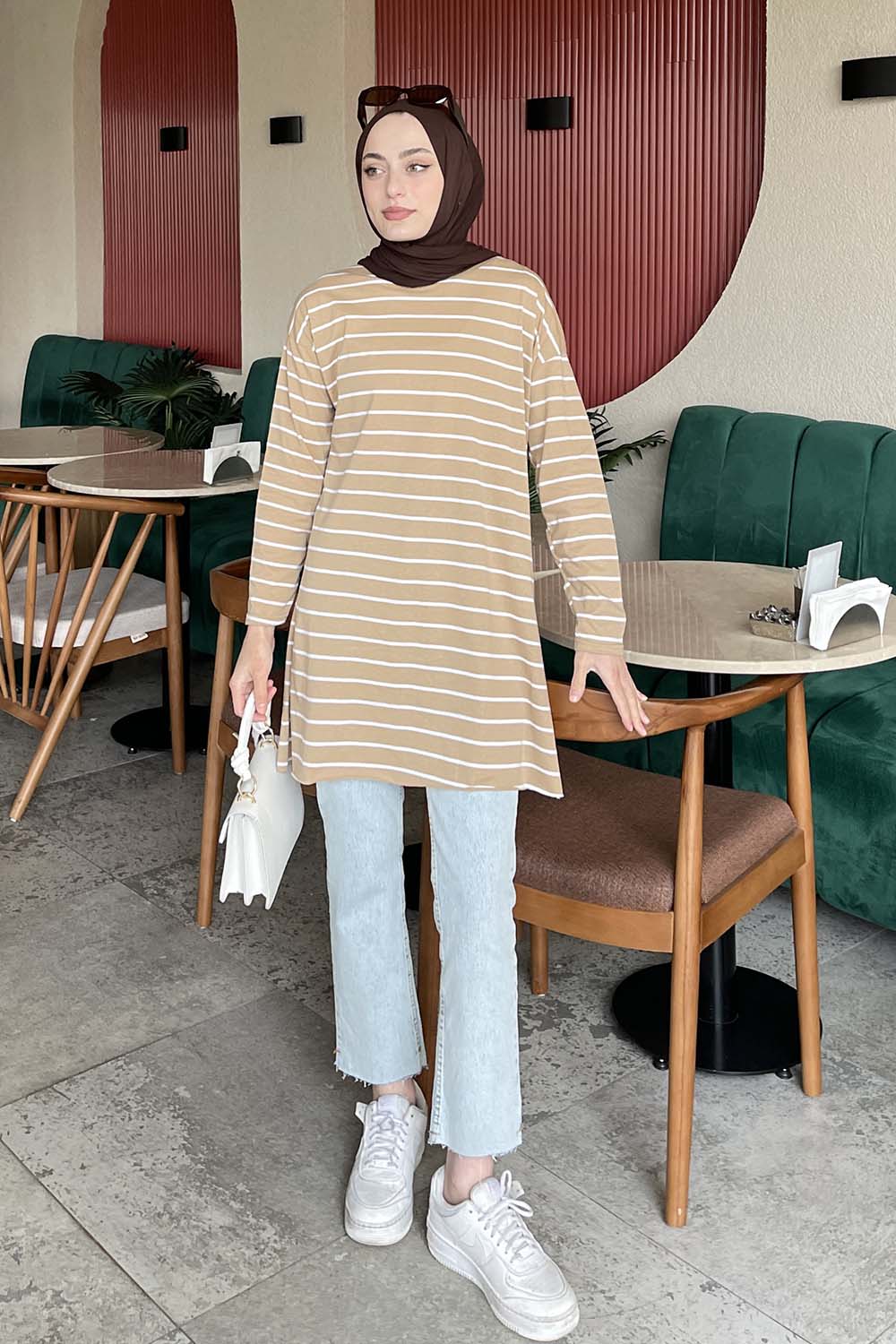 Brown With Milk Medium Crew Neck Half Arm Arm Cotton Fabric Printed T-shirt