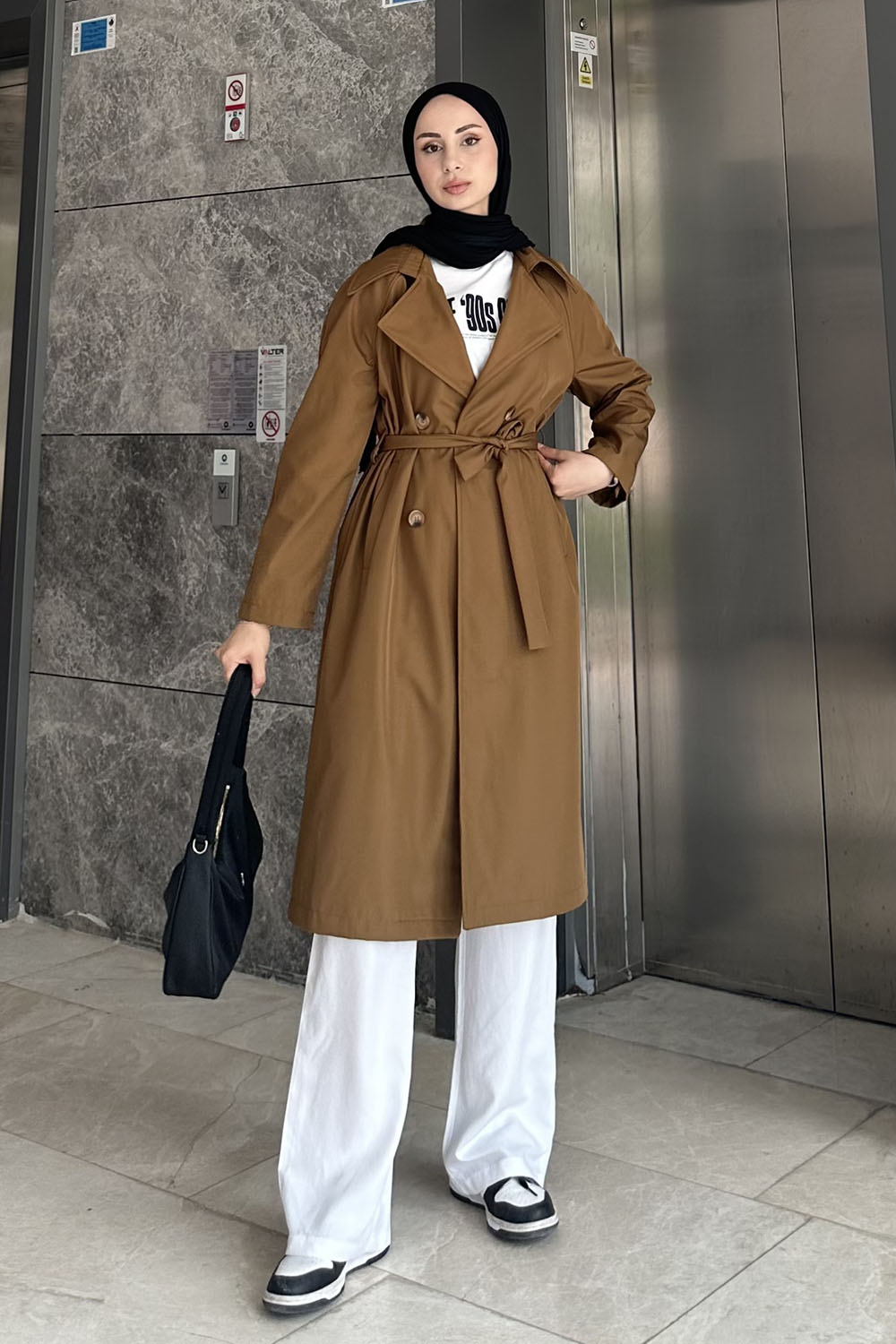 Lamelif Kol Katlamalı Trençkot Camel