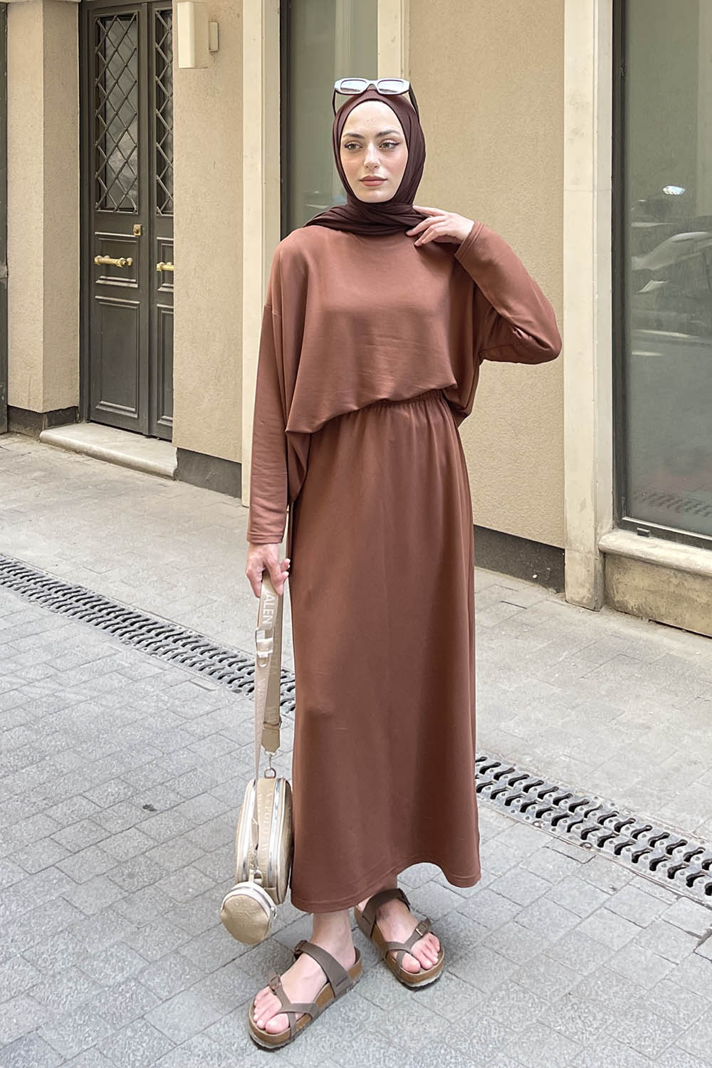 Lamelif Kristal Etekli Tesettür Takım Kahve