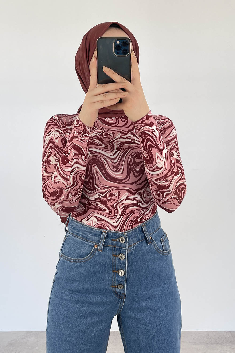 Sour Cherry Medium Crew Neck Long Arm Combed Fabric Body