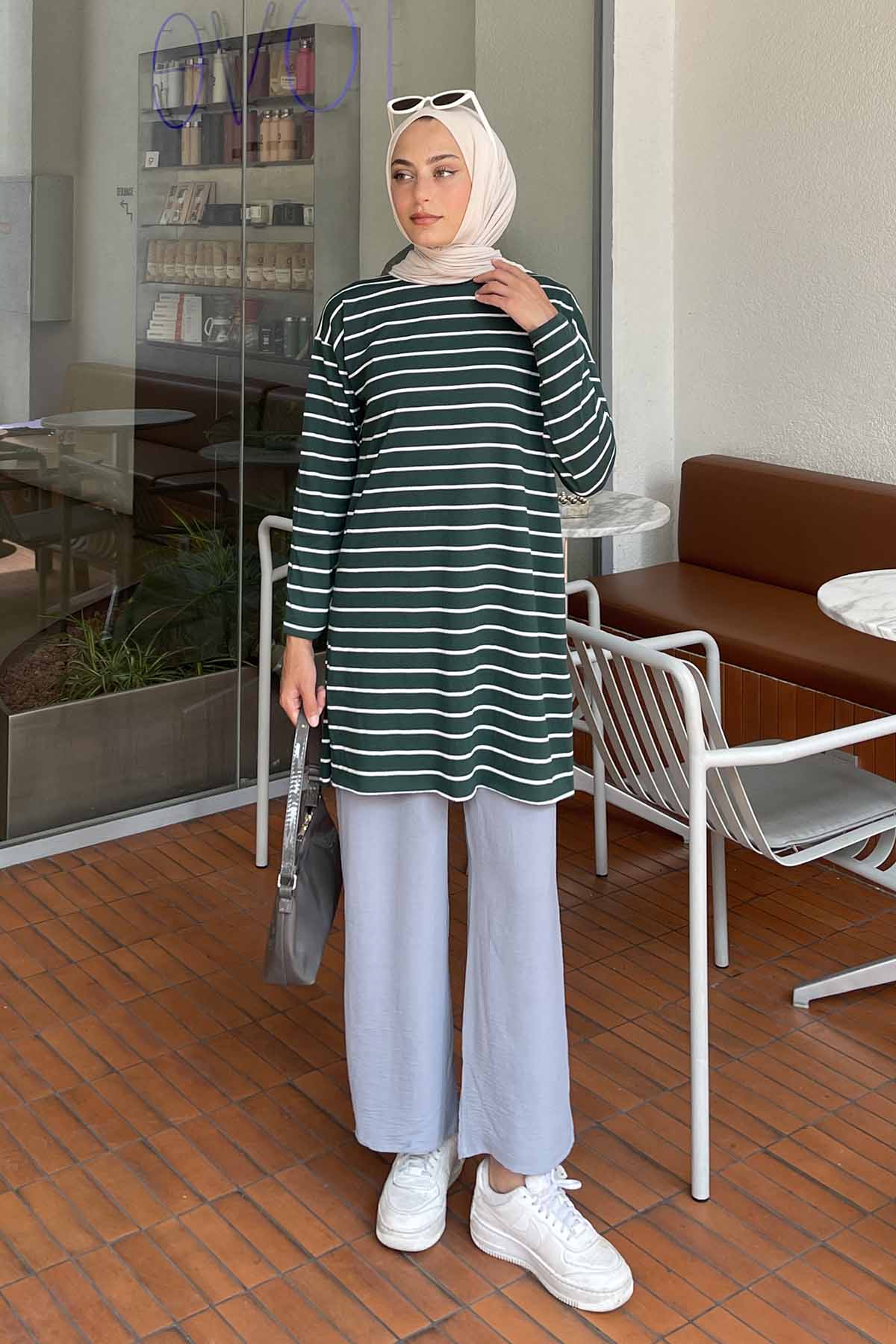 Green Medium Crew Neck Half Arm Arm Cotton Fabric Printed T-shirt