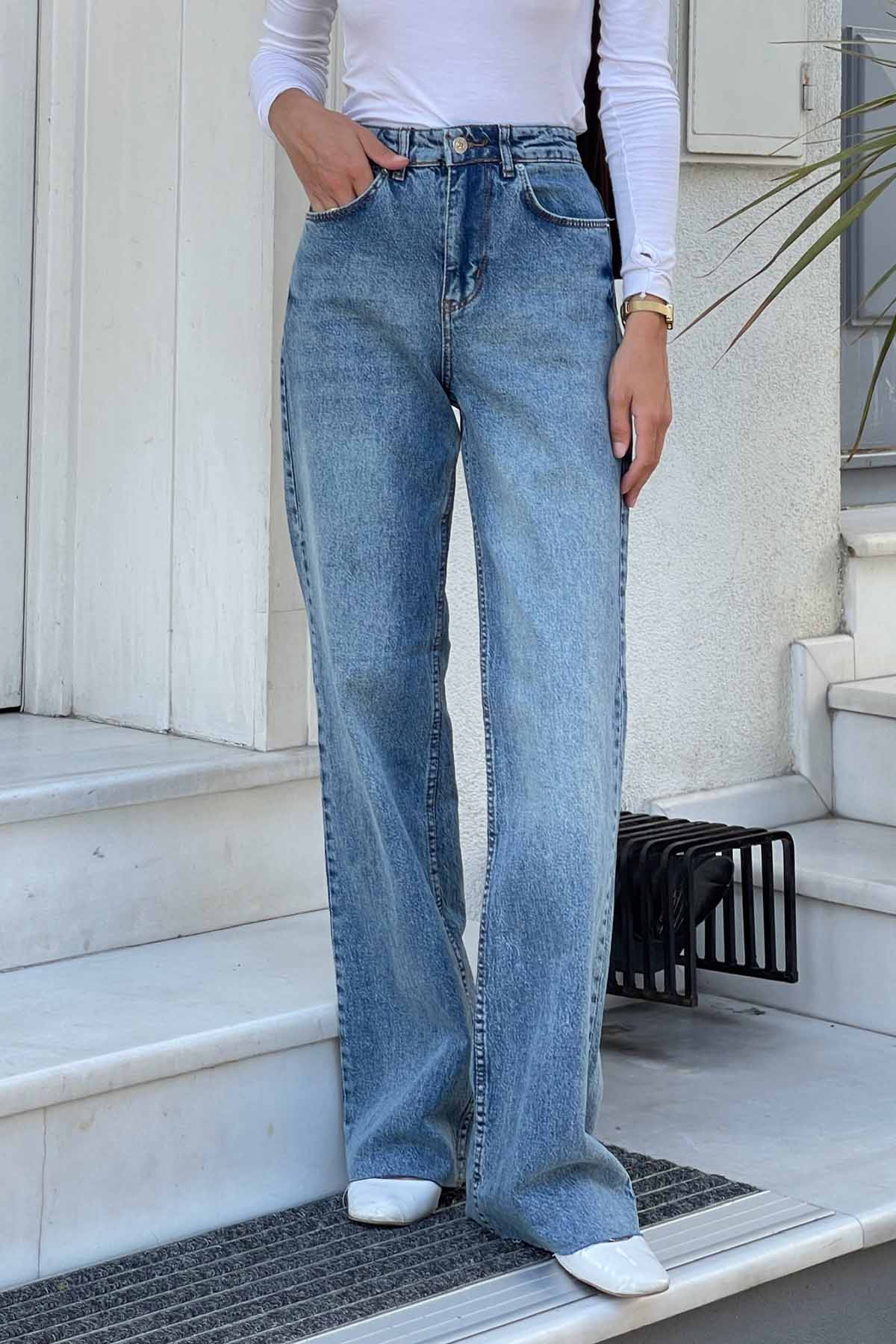 Lamelif Kesik Paça Straight Jean Kar Yıkama