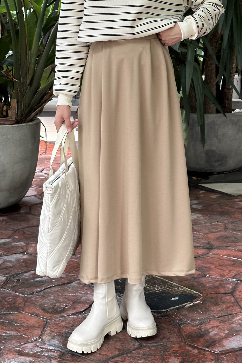 Lamelif Önü Pileli Scuba Kumaş Etek Bej