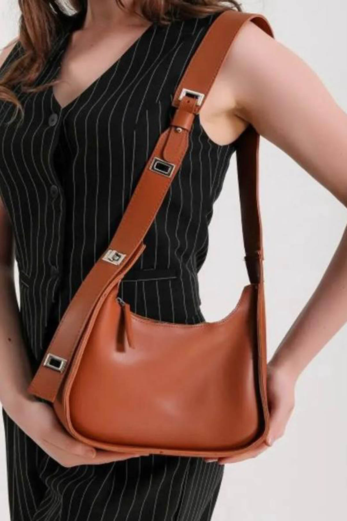 Tan Buckle Skin Hand Bag Bag