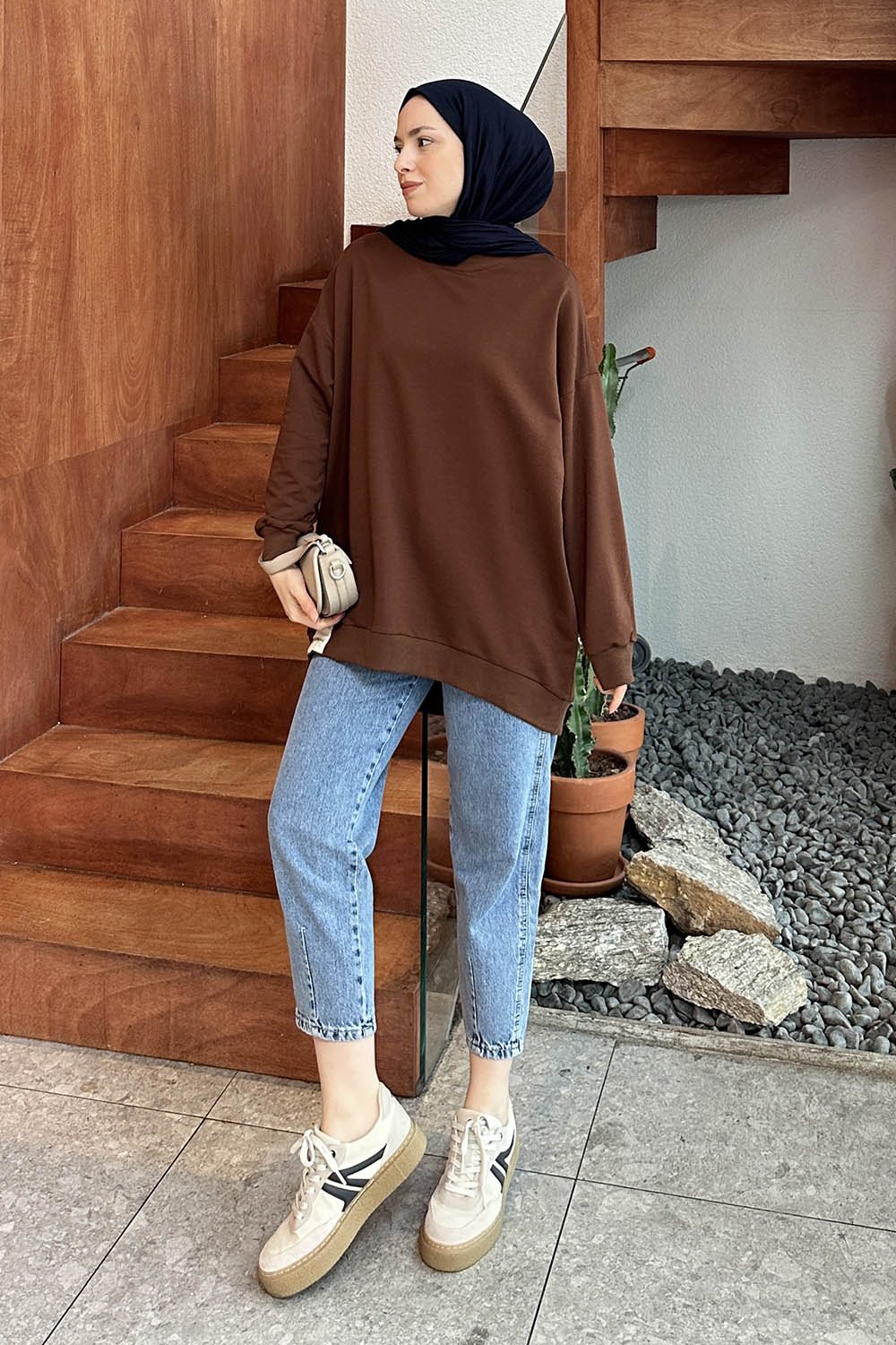 Lamelif Etiket Detaylı Oversize Sweatshirt Acı Kahve