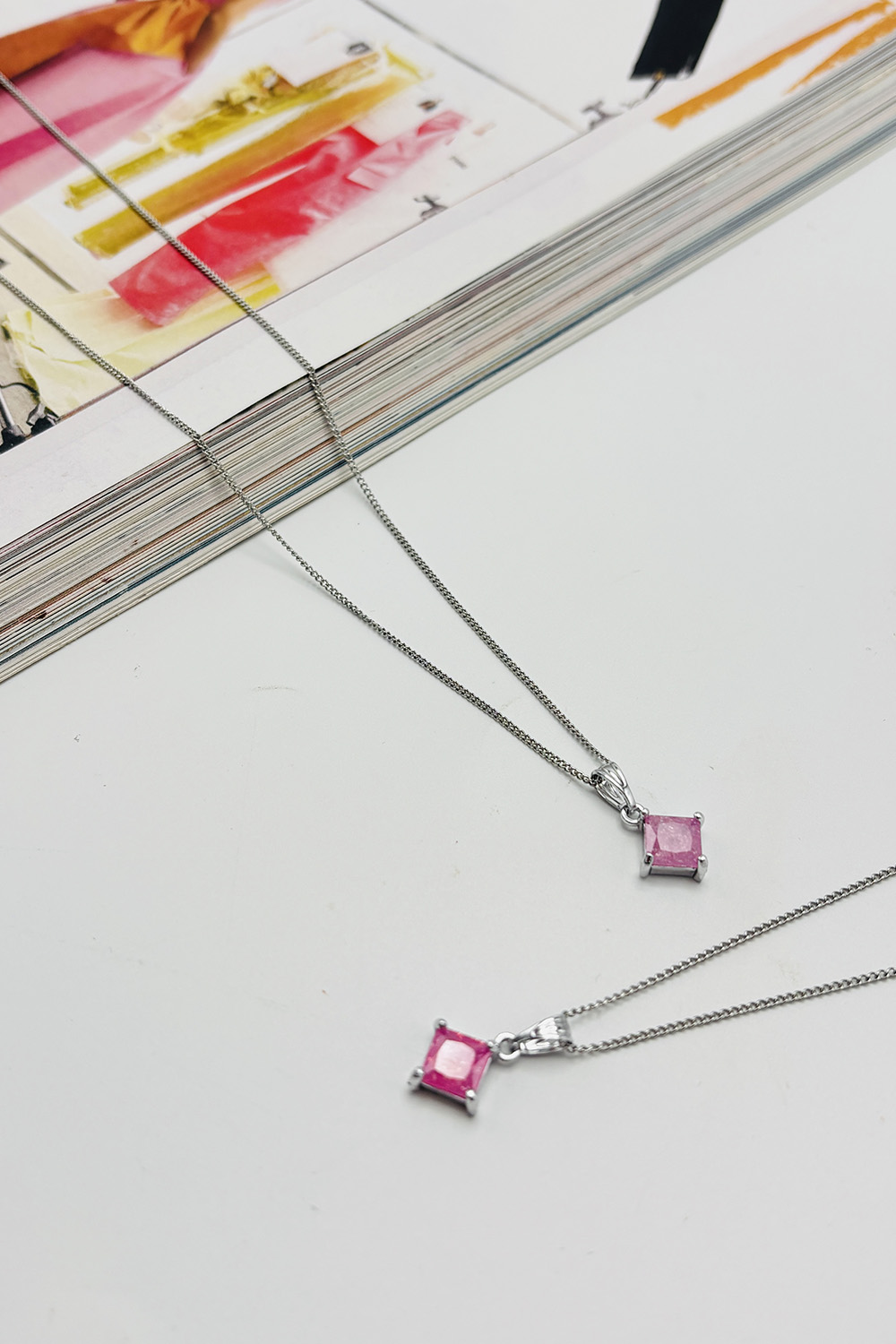 Lamelif Pembe Kristal Taşlı Zirkon Kolye