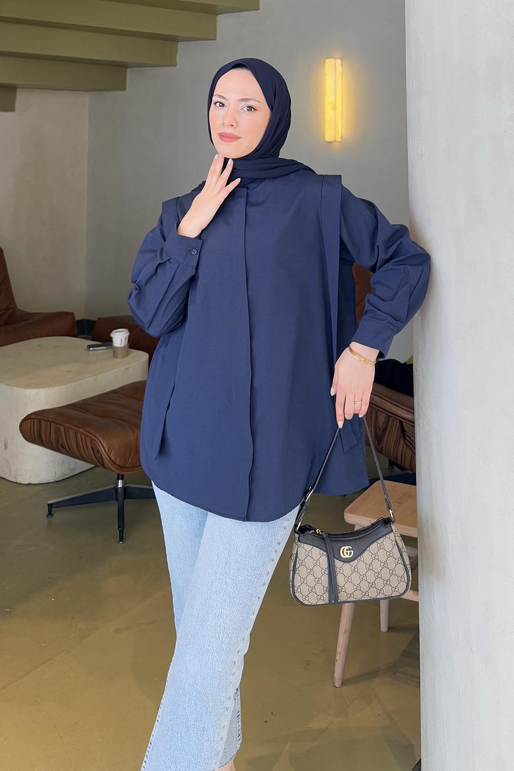 Lamelif Omuz Vatka Detaylı Tesettür Gömlek Lacivert