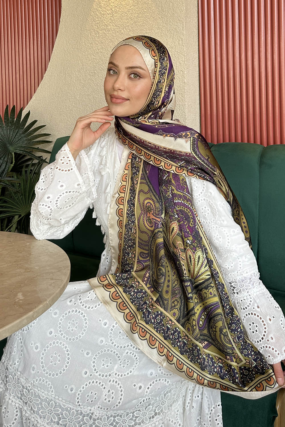 Lamelif  İthal İpeksi Vual Retro Desen Şal Bej Yeşil