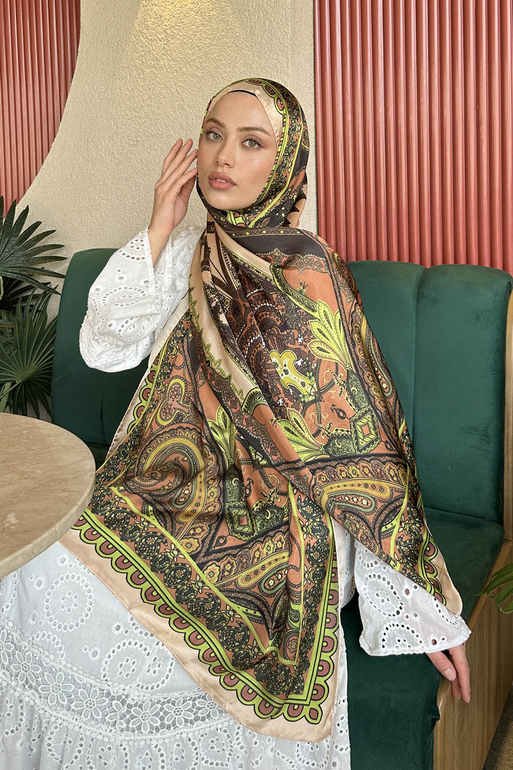 Lamelif  İthal İpeksi Vual Retro Desen Şal Yavru Ağzı Fıstık Yeşili