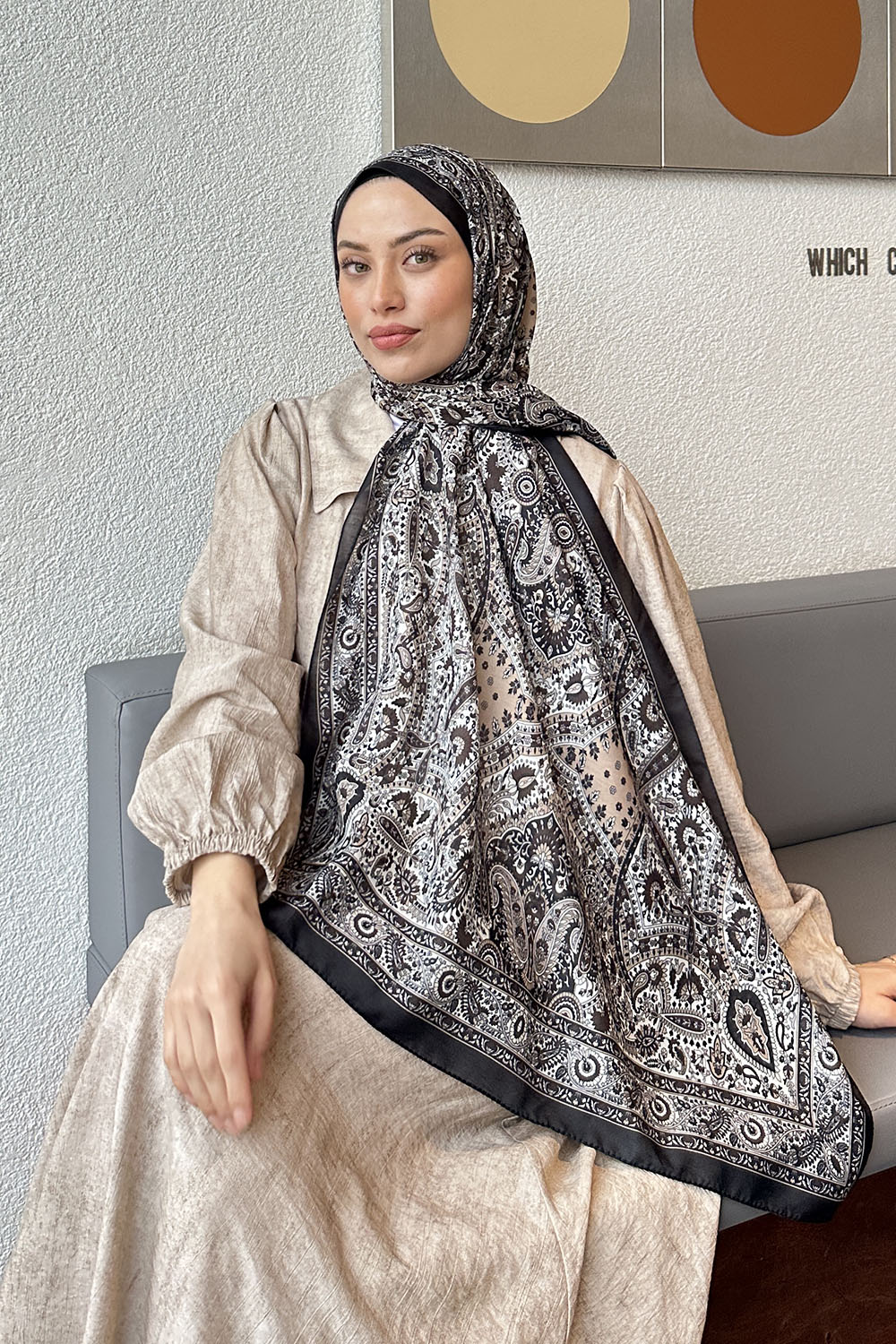 Lamelif Retro Desen Soft Şal Siyah Ekru