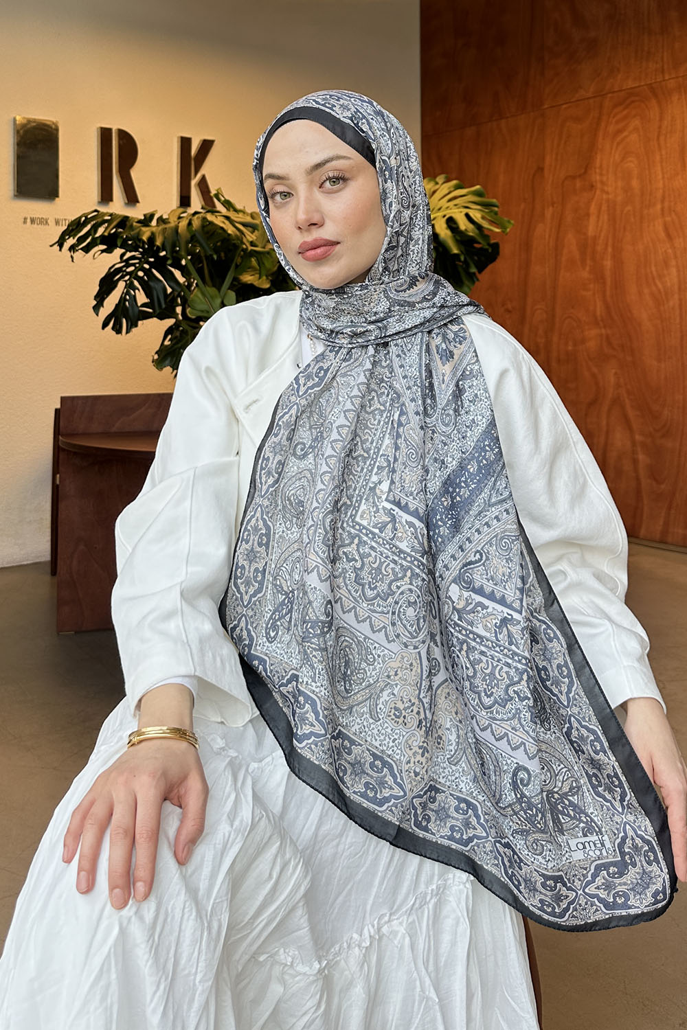 Lamelif Retro Desen Soft Şal Siyah Gümüş