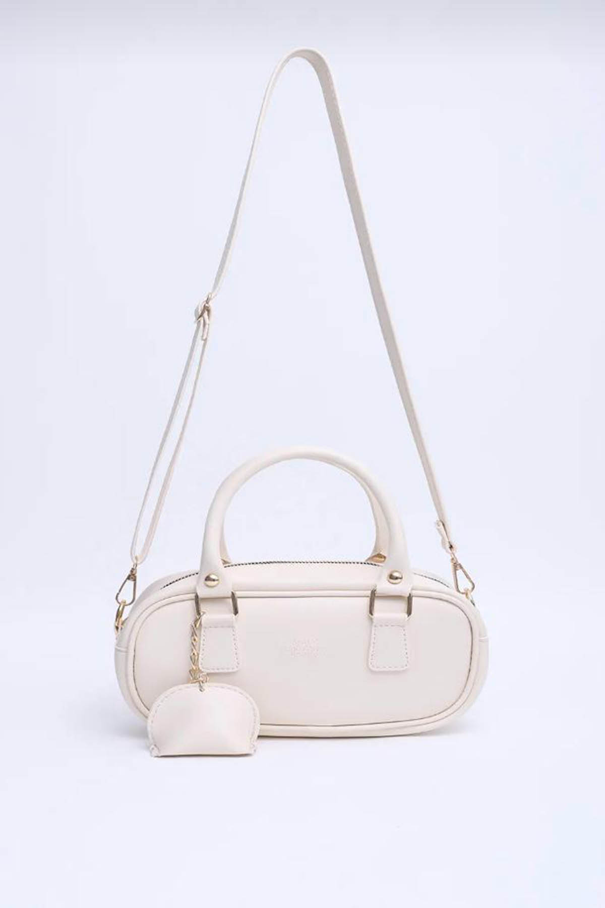 Lamelif Charm Detaylı Fermuarlı Ayarlanabilir Askılı El, Kol ve Omuz Çantası Krem