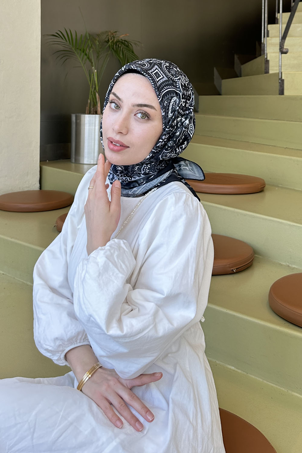 Lamelif Retro Desen Soft Eşarp Siyah