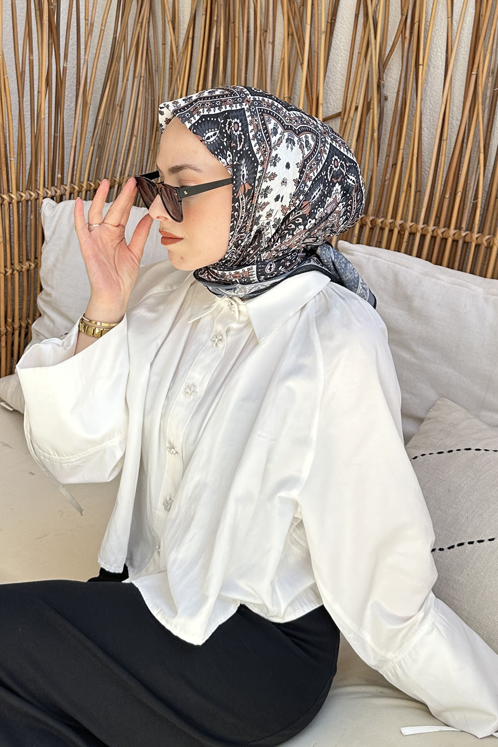 Lamelif Retro Desen Soft Eşarp Siyah Kahverengi