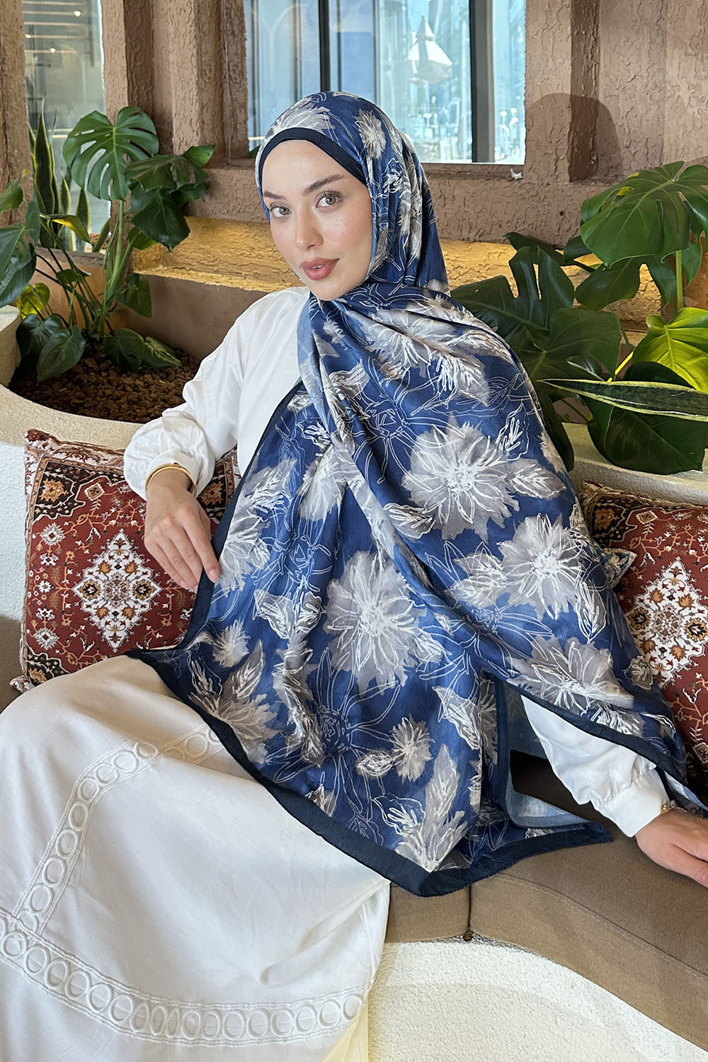 Lamelif Sarmaşık Desen Bambu Şal Lacivert