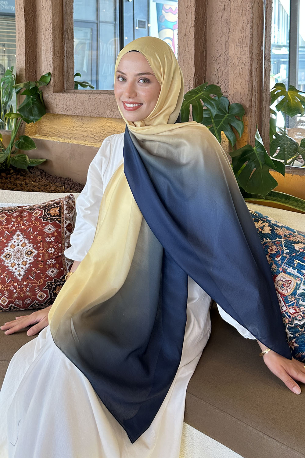 Lamelif Degrade Desen Soft Şal Lacivert Sarı