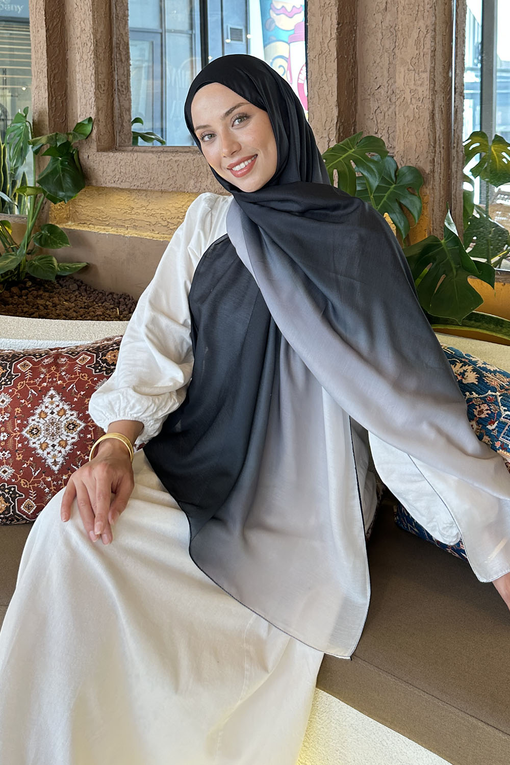 Lamelif Degrade Desen Soft Şal Siyah Beyaz