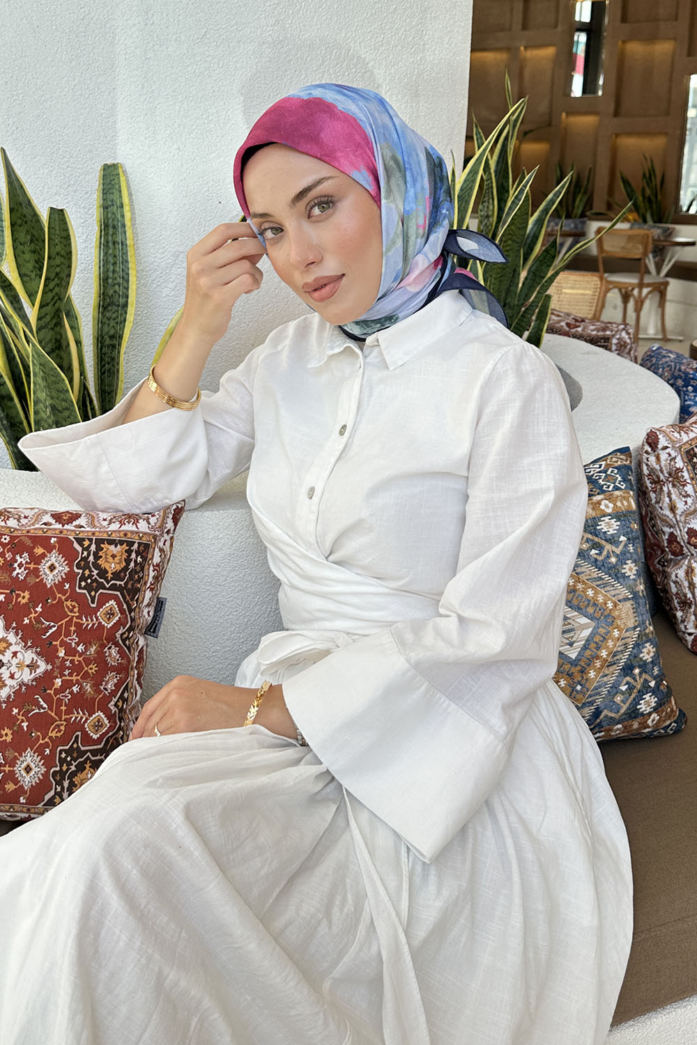 Lamelif Batik Çiçek Desen Soft Eşarp Lacivert Şeker Pembe