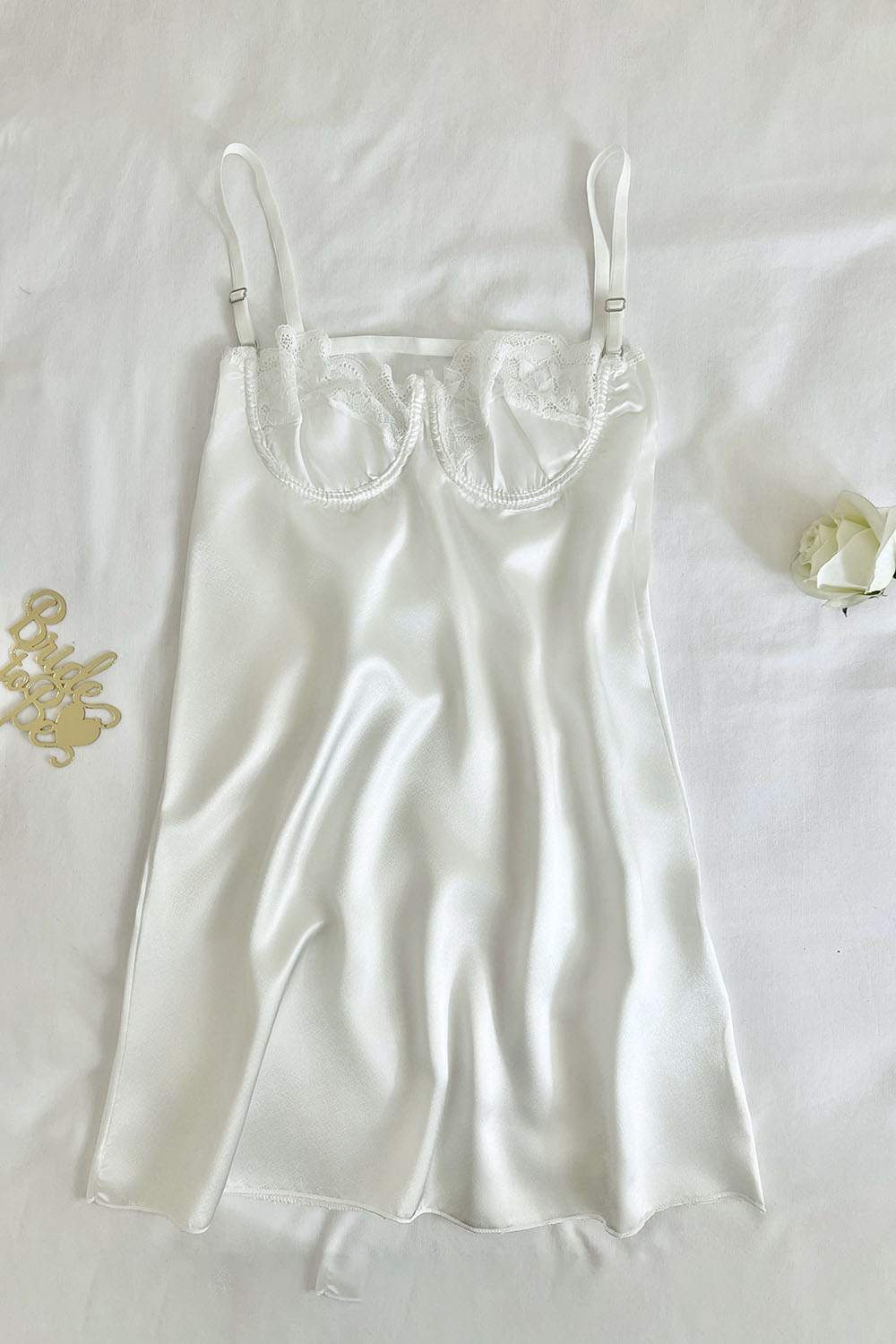 Lamelif Dantelli Saten Gecelik