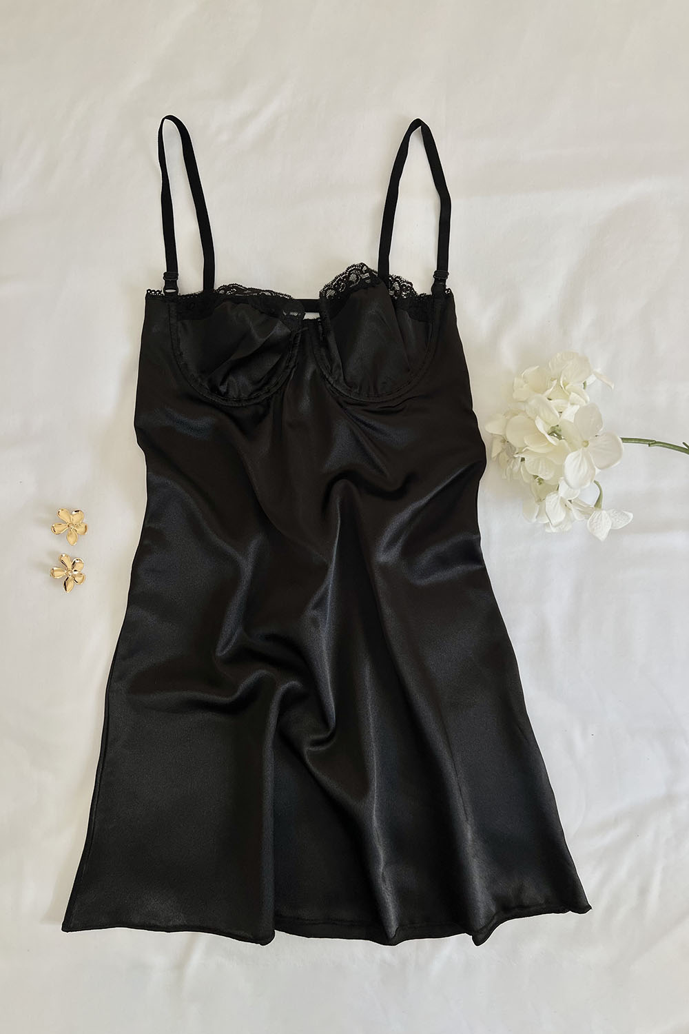 Lamelif Dantelli Saten Gecelik