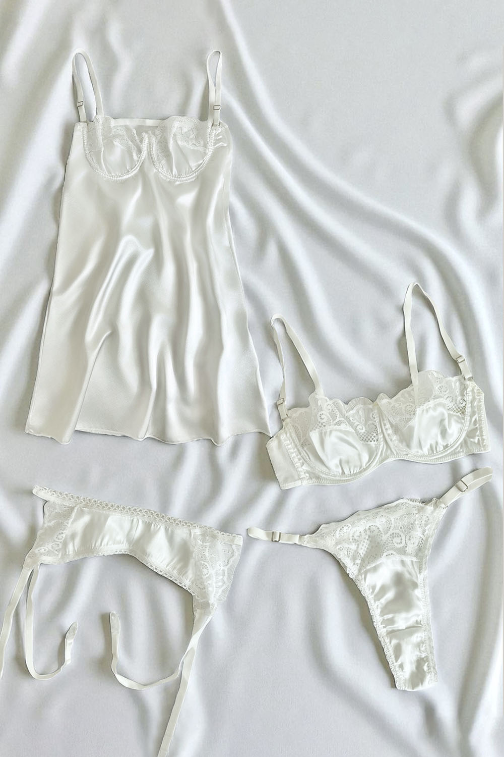 Lamelif Rhera Dantelli Saten Gecelikli Jartiyer Takım