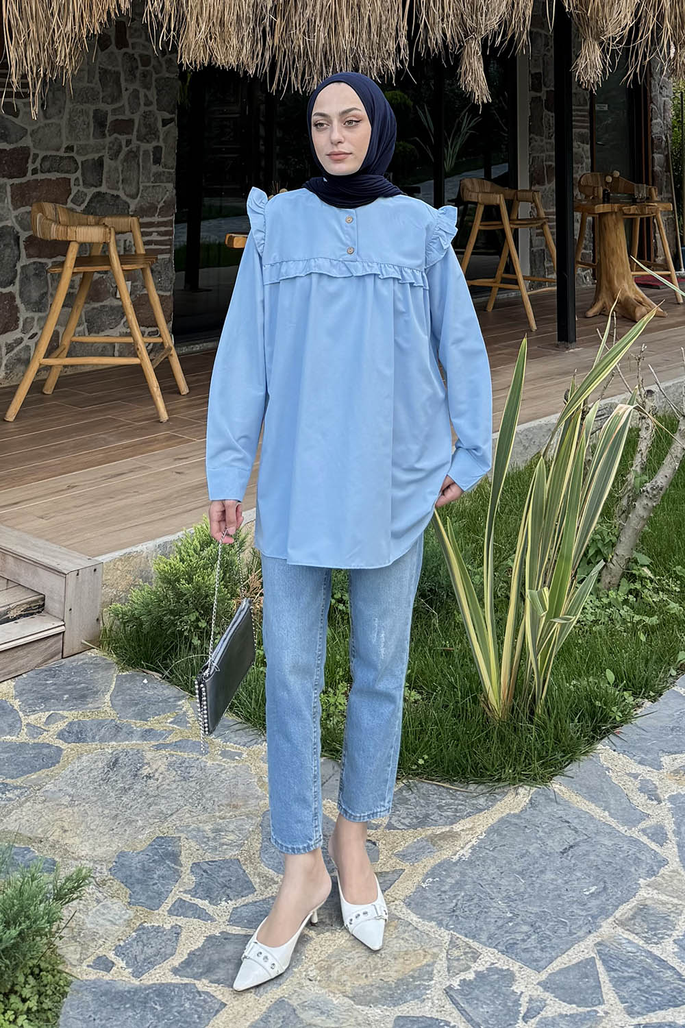 Omuz ve Göğüs Kısmı Fırfırlı Yarım Düğmeli Şık Tunik Mavi