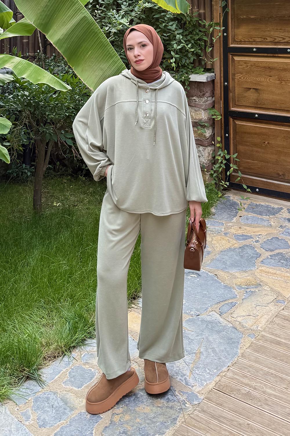 Plum Green Hood Neck Viscose Fabric Polyester Comfortable Suit