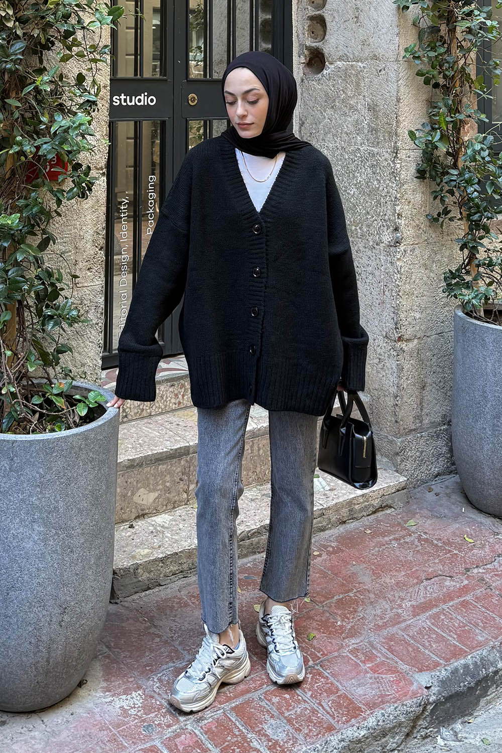 Lamelif Salaş Dokulu Basic Hırka Siyah