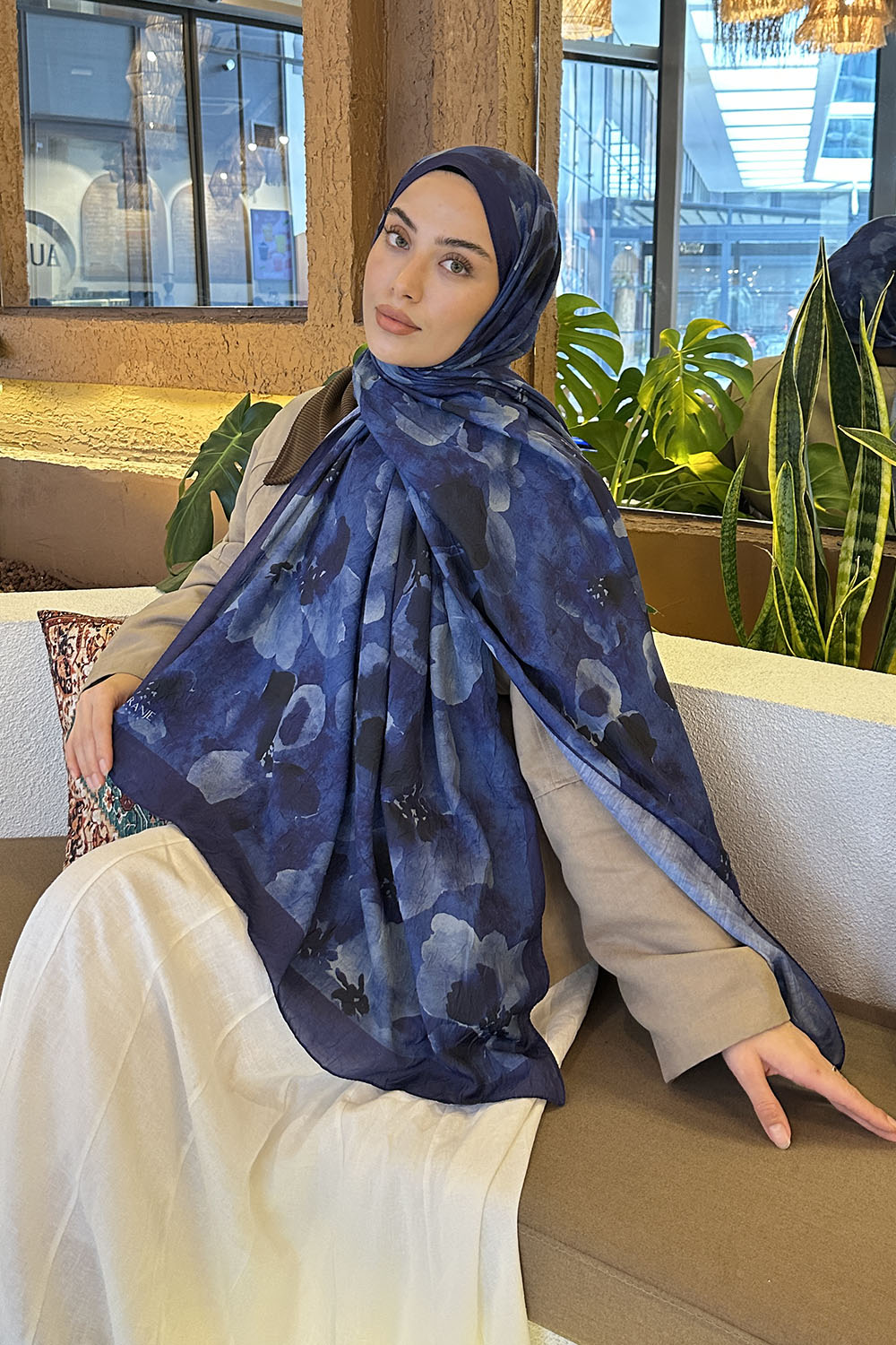 Lamelif Batik Çiçek Desen Bambu Şal Gece Mavisi