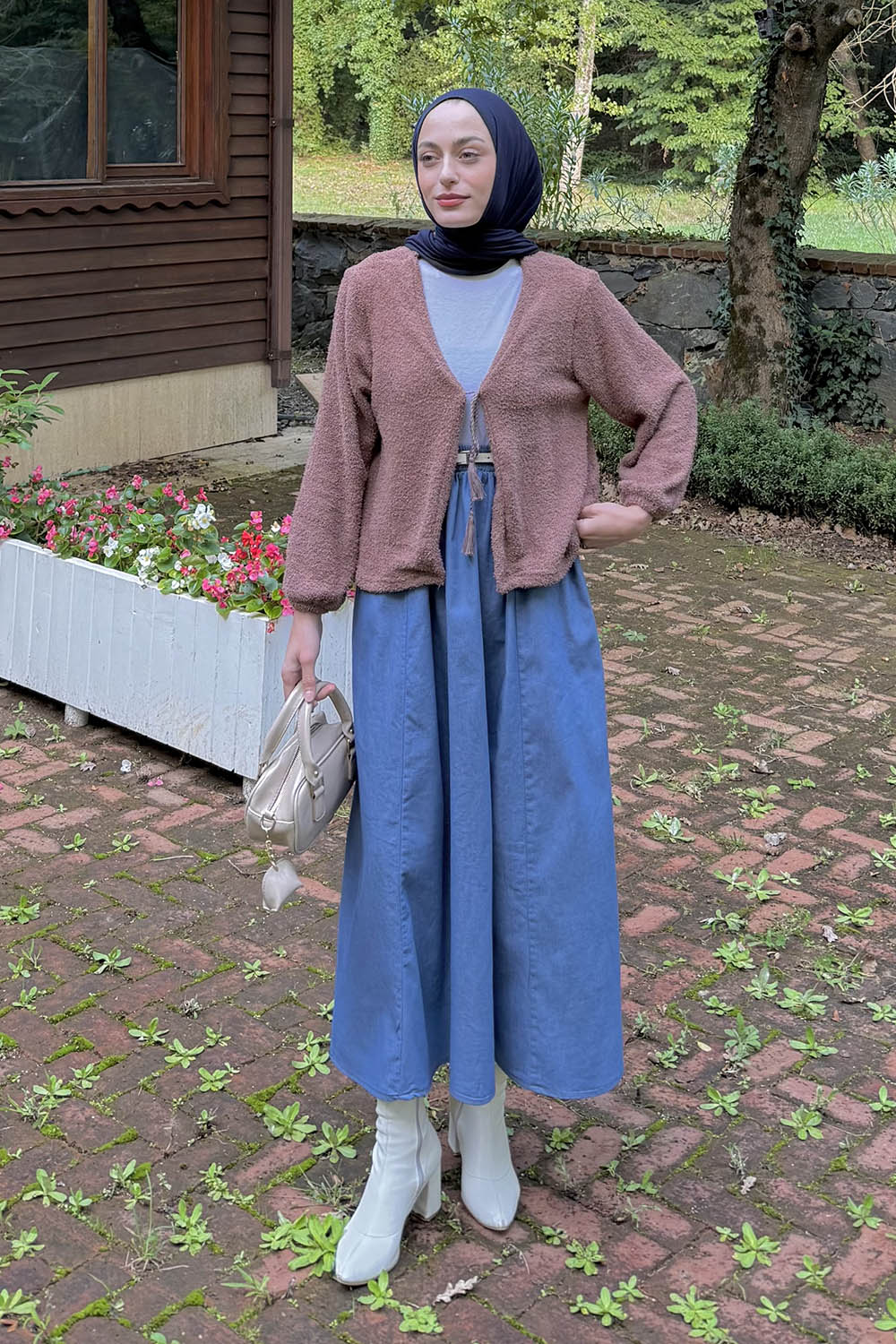 Lamelif Püsküllü Hırka Kahverengi