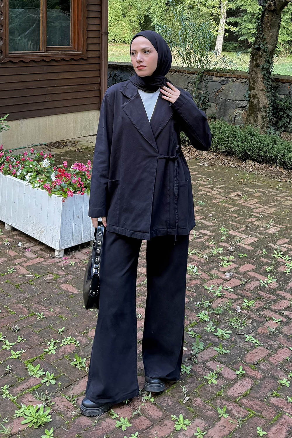 Lamelif Yan Bağlama Detaylı Pantolonlu Takım Siyah