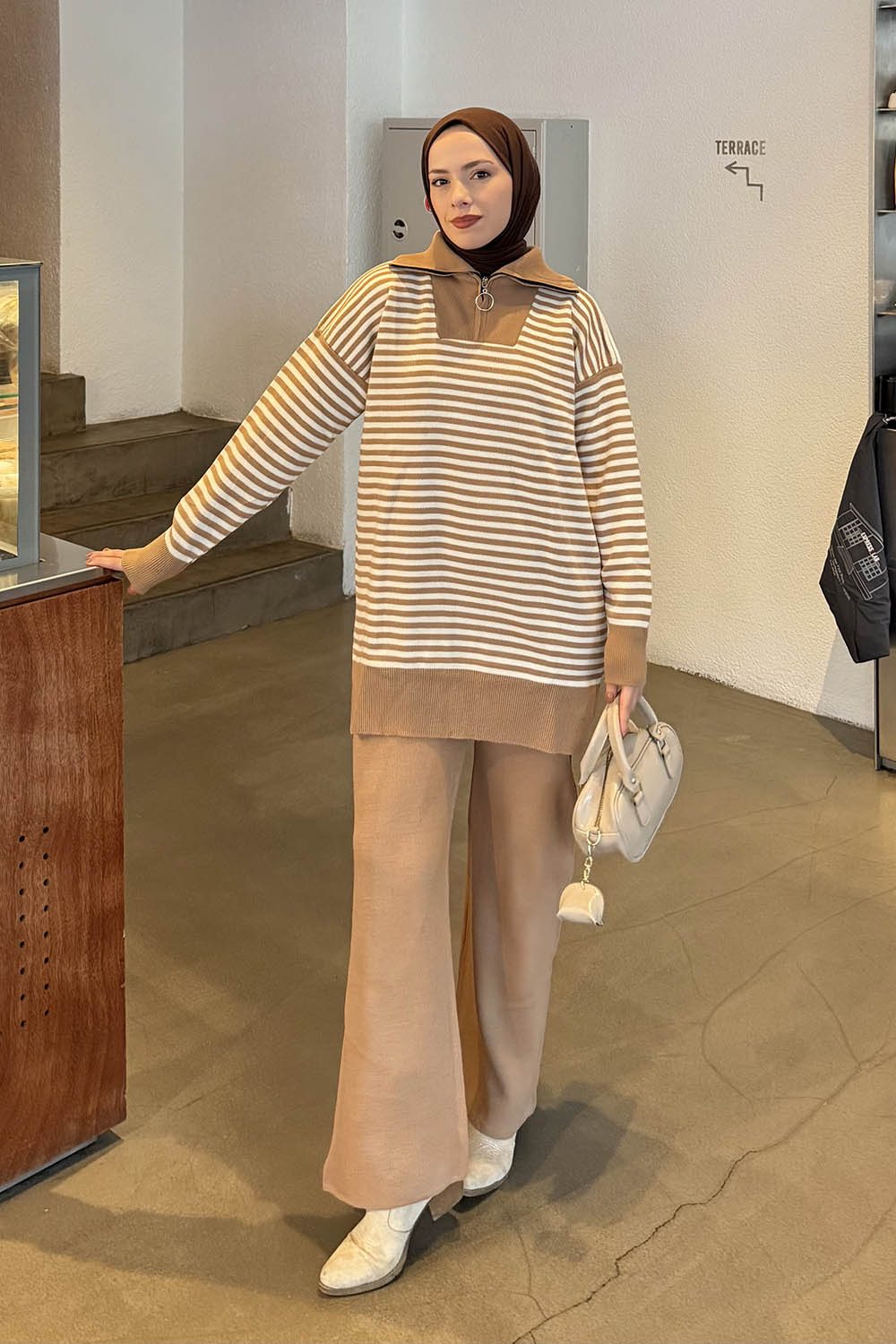 Lamelif Çizgili Balıkçı Yaka Triko Takım Camel