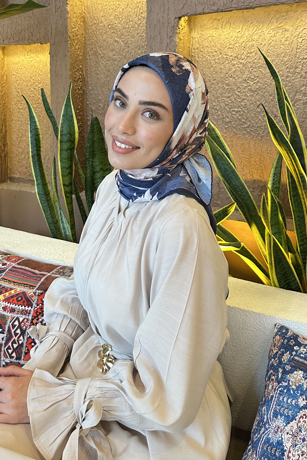 Lamelif Çiçek Desen Bambu Eşarp Lacivert Tarçın