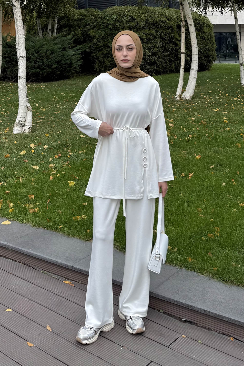 Lamelif Düğmeli İkili Takım Beyaz