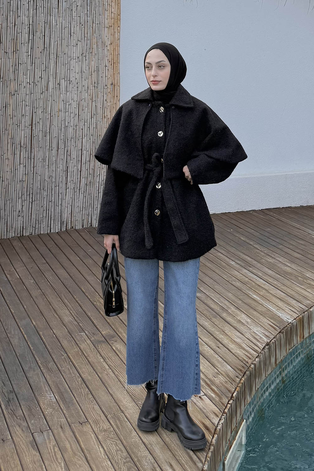 Lamelif Bağlama Detaylı Pelerinli Kaban Siyah