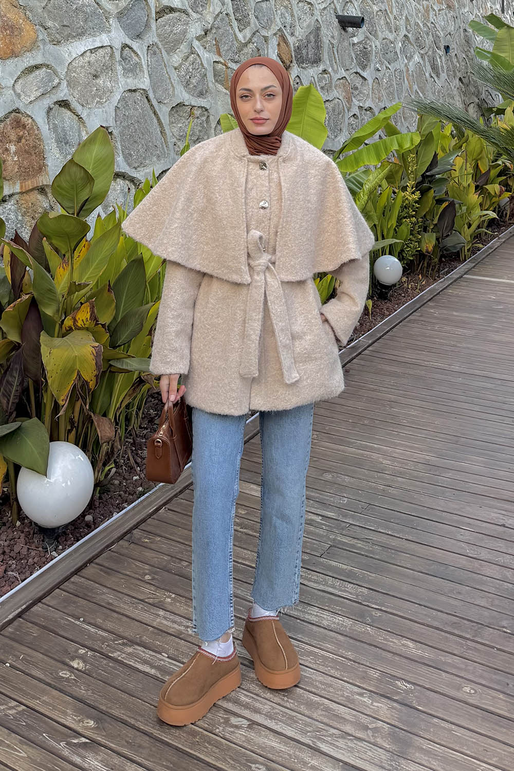 Lamelif Bağlama Detaylı Pelerinli Kaban Taş Rengi