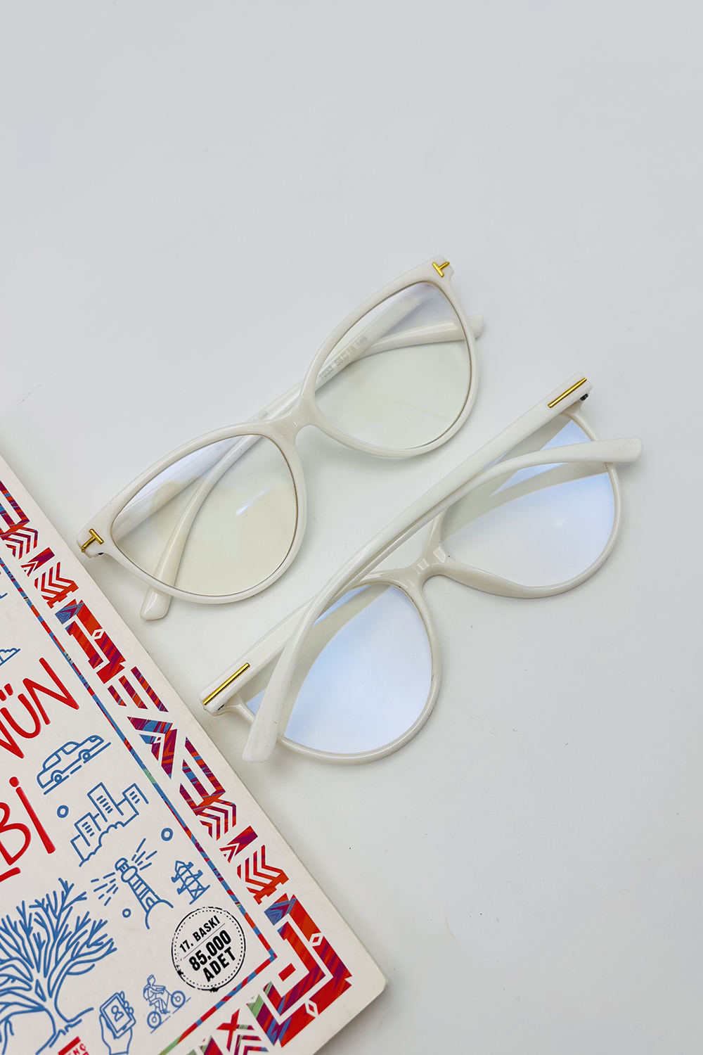 Lamelif Kedy Beyaz Çerçeve Şeffaf Gözlük